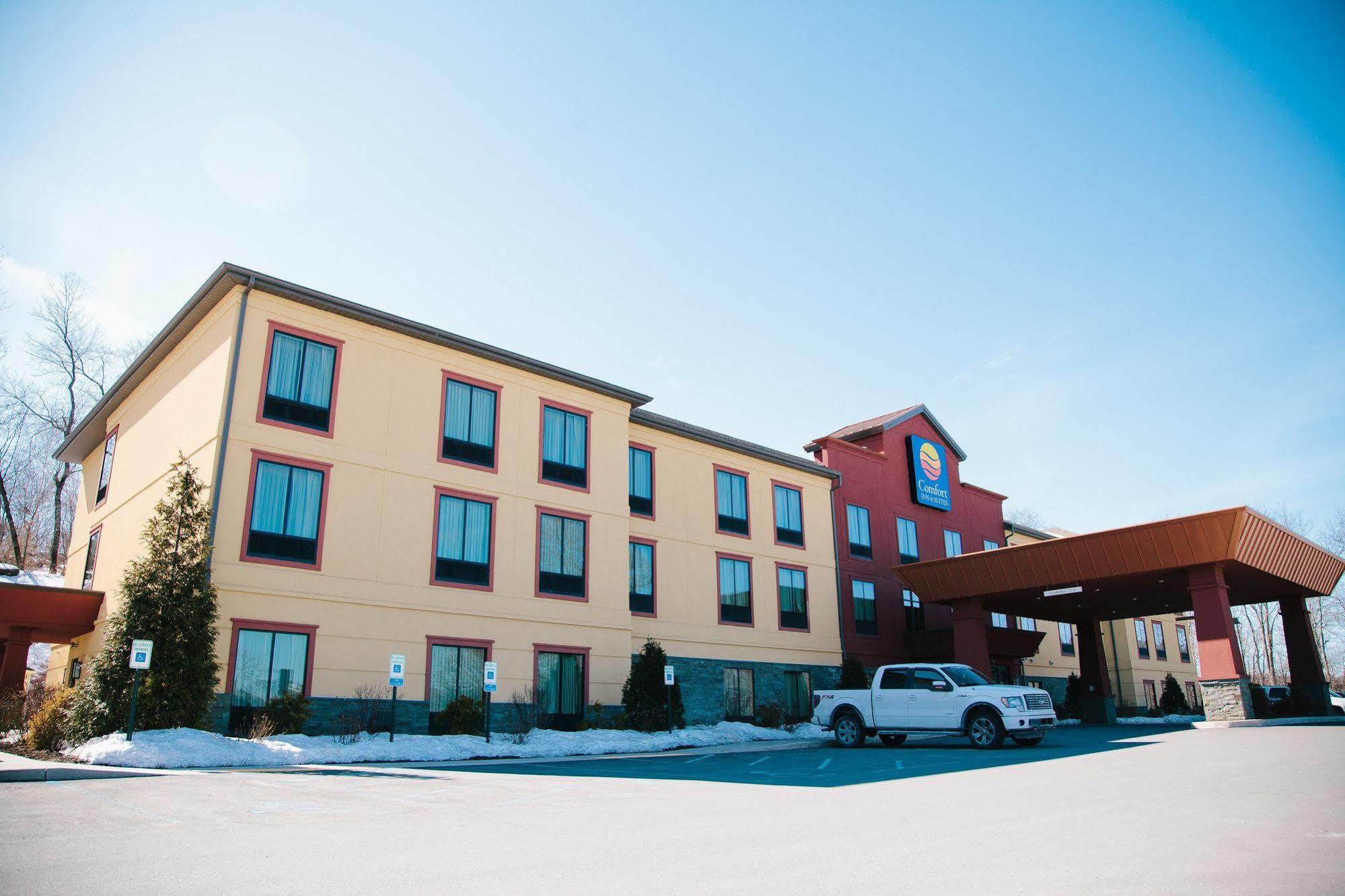 Comfort Inn & Suites Tunkhannock Екстериор снимка